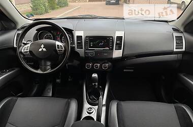 Внедорожник / Кроссовер Mitsubishi Outlander XL 2012 в 