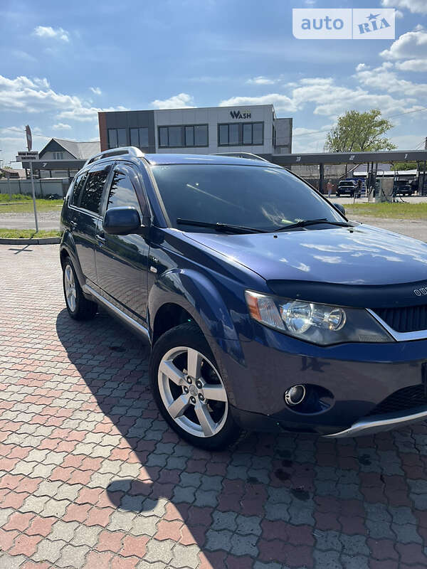 Внедорожник / Кроссовер Mitsubishi Outlander XL 2007 в 