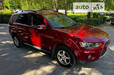 Позашляховик / Кросовер Mitsubishi Outlander XL 2011 в Кам'янському
