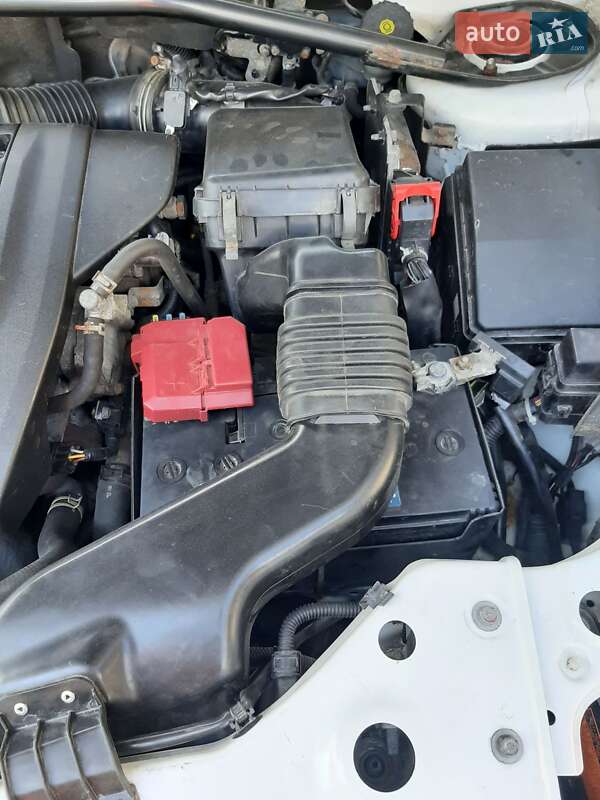 Внедорожник / Кроссовер Mitsubishi Outlander XL 2011 в Ивано-Франковске