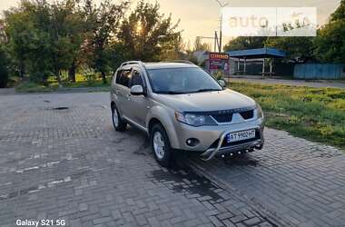 Позашляховик / Кросовер Mitsubishi Outlander XL 2008 в Івано-Франківську