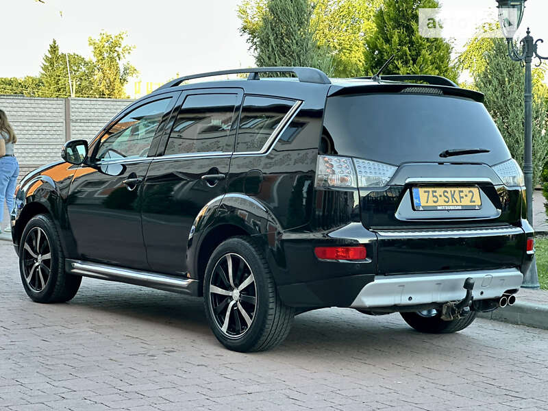 Внедорожник / Кроссовер Mitsubishi Outlander XL 2011 в Стрые
