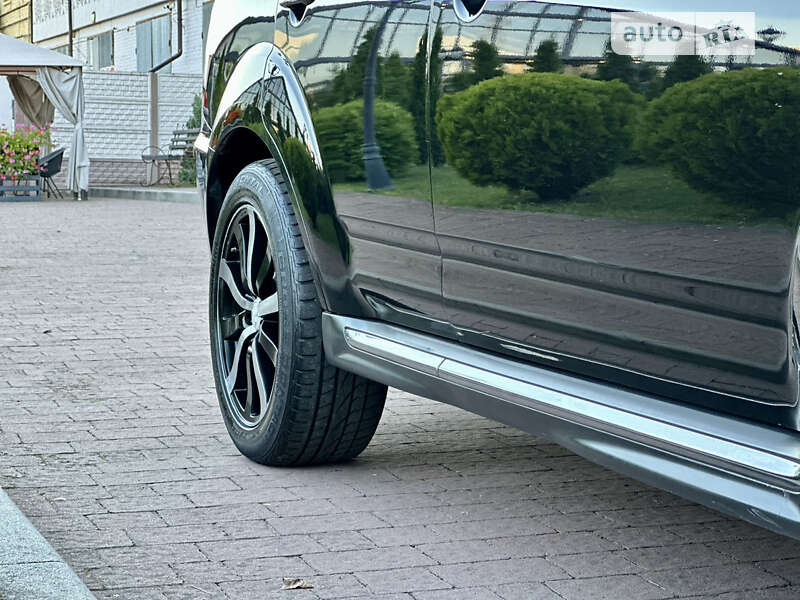 Внедорожник / Кроссовер Mitsubishi Outlander XL 2011 в Стрые