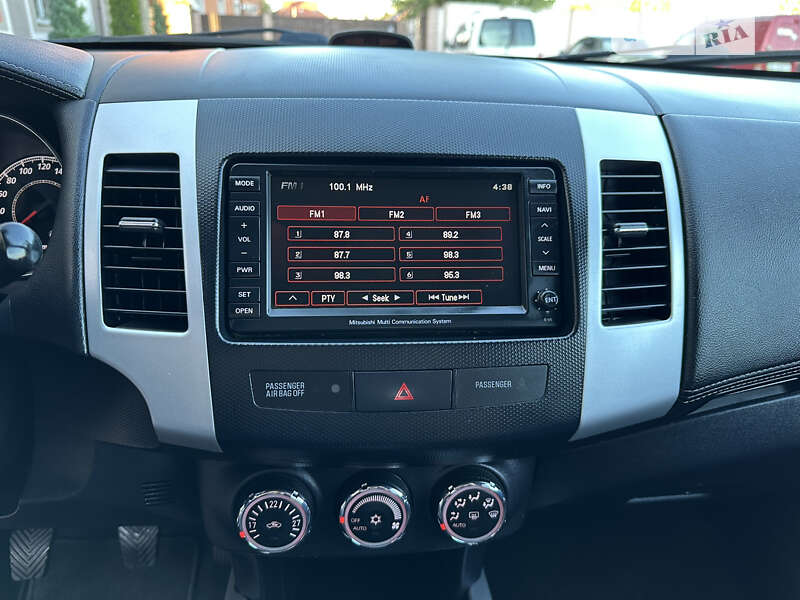 Внедорожник / Кроссовер Mitsubishi Outlander XL 2011 в Стрые