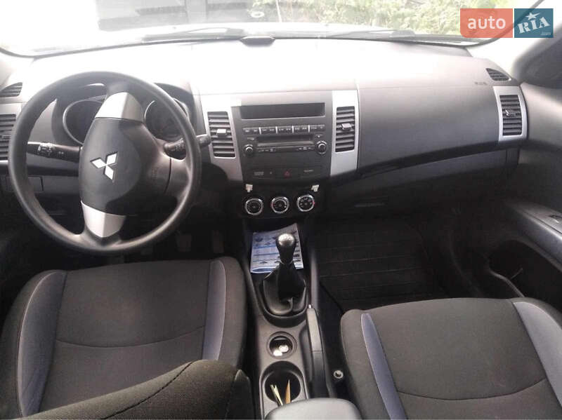 Позашляховик / Кросовер Mitsubishi Outlander XL 2010 в Полонному фото 14 Позашляховик / Кросовер Mitsubishi Outlander XL 2010 в Полонному