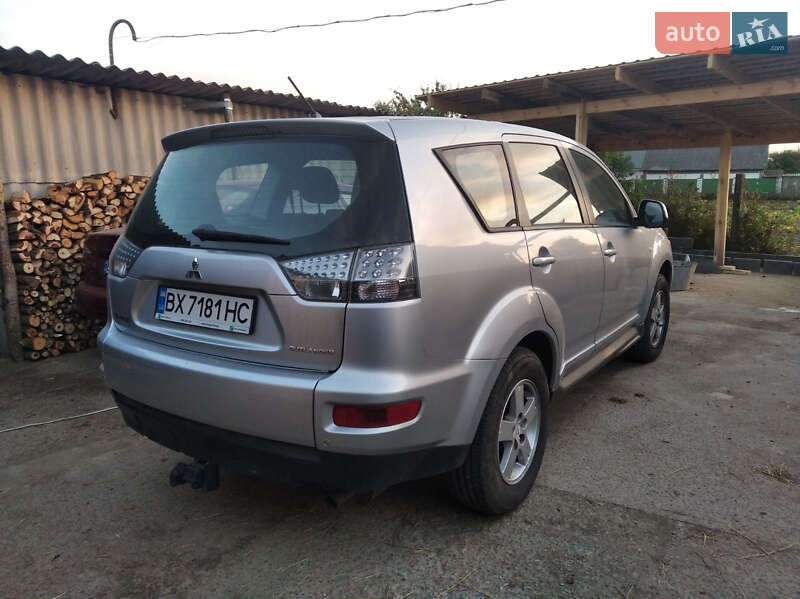 Позашляховик / Кросовер Mitsubishi Outlander XL 2010 в Полонному фото 4 Позашляховик / Кросовер Mitsubishi Outlander XL 2010 в Полонному