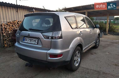 Внедорожник / Кроссовер Mitsubishi Outlander XL 2010 в 