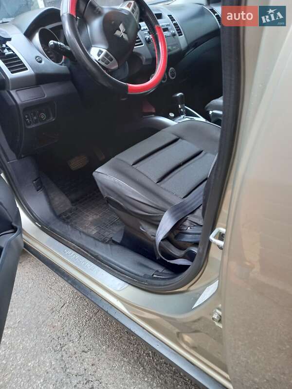 Позашляховик / Кросовер Mitsubishi Outlander XL 2008 в Первомайську фото 11 Позашляховик / Кросовер Mitsubishi Outlander XL 2008 в Первомайську
