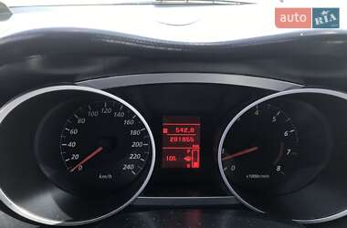 Позашляховик / Кросовер Mitsubishi Outlander XL 2010 в 