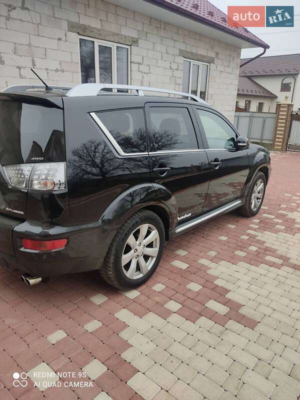 Позашляховик / Кросовер Mitsubishi Outlander XL 2010 в Чернівцях фото 5 Позашляховик / Кросовер Mitsubishi Outlander XL 2010 в Чернівцях