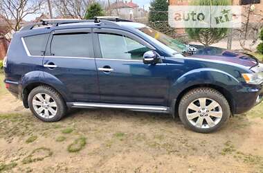 Внедорожник / Кроссовер Mitsubishi Outlander XL 2011 в Львове