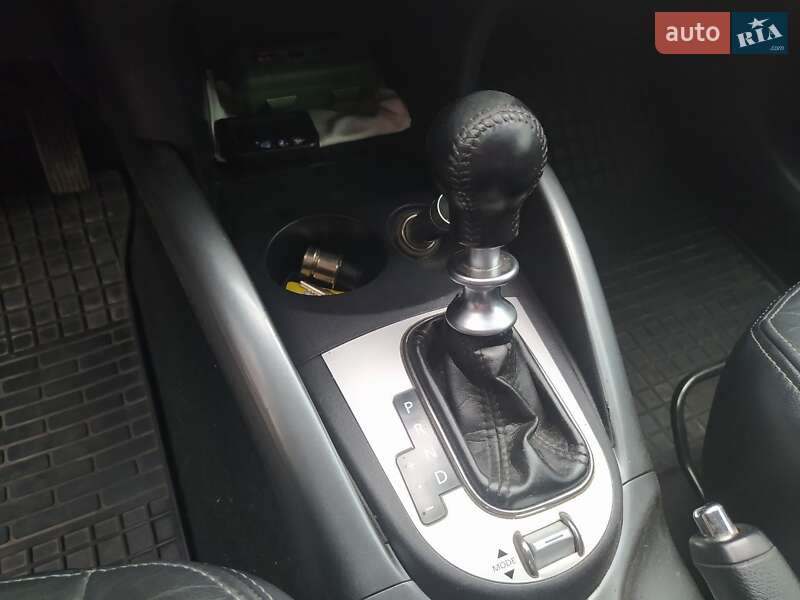 Внедорожник / Кроссовер Mitsubishi Outlander XL 2010 в Боярке