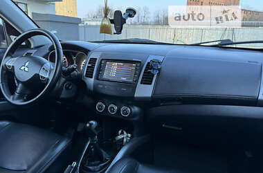 Внедорожник / Кроссовер Mitsubishi Outlander XL 2011 в Кременце