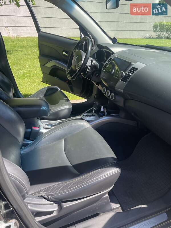 Позашляховик / Кросовер Mitsubishi Outlander XL 2007 в Києві