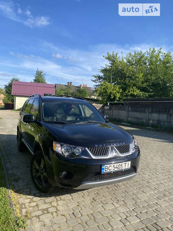 Позашляховик / Кросовер Mitsubishi Outlander XL 2008 в Бориславі