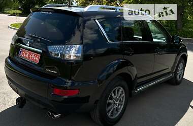 Внедорожник / Кроссовер Mitsubishi Outlander XL 2011 в Чернигове