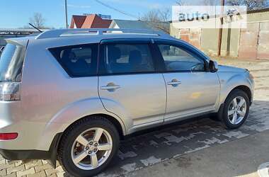 Внедорожник / Кроссовер Mitsubishi Outlander XL 2008 в Черновцах