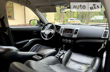 Внедорожник / Кроссовер Mitsubishi Outlander XL 2010 в Дрогобыче