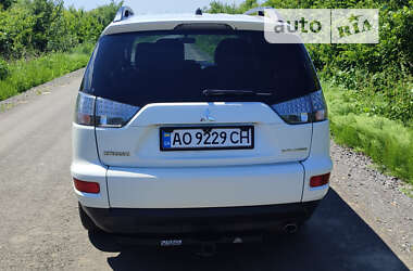 Внедорожник / Кроссовер Mitsubishi Outlander XL 2011 в Мукачево