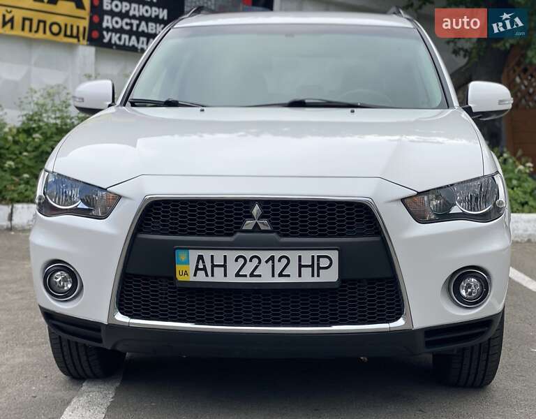 Mitsubishi Outlander XL 2011