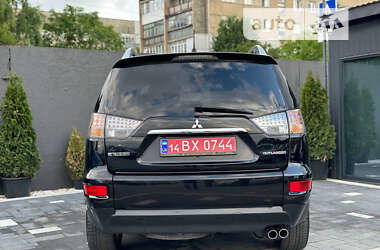 Позашляховик / Кросовер Mitsubishi Outlander XL 2010 в Дрогобичі