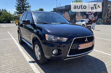 Внедорожник / Кроссовер Mitsubishi Outlander XL 2012 в Луцке