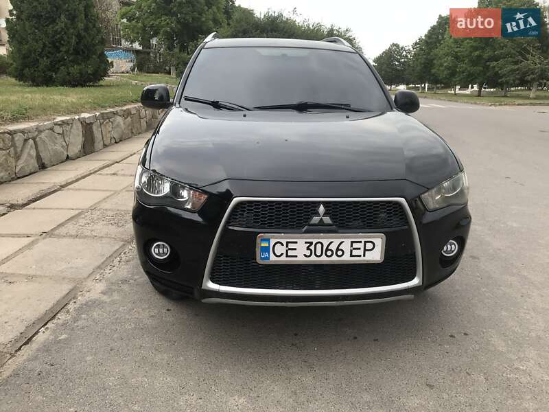Внедорожник / Кроссовер Mitsubishi Outlander XL 2010 в Черновцах