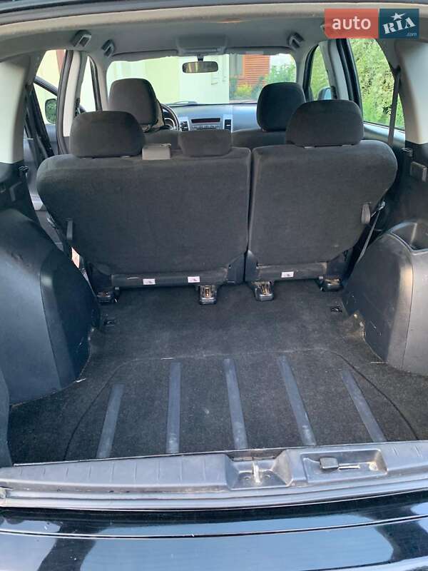 Внедорожник / Кроссовер Mitsubishi Outlander XL 2009 в Луцке