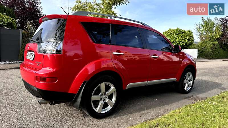 Позашляховик / Кросовер Mitsubishi Outlander XL 2007 в Харкові