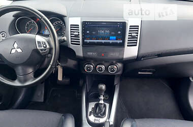 Внедорожник / Кроссовер Mitsubishi Outlander XL 2012 в Луцке