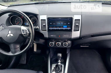 Внедорожник / Кроссовер Mitsubishi Outlander XL 2012 в Луцке