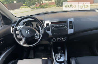 Позашляховик / Кросовер Mitsubishi Outlander XL 2010 в Харкові