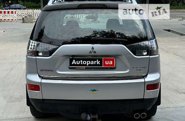 Позашляховик / Кросовер Mitsubishi Outlander XL 2008 в Києві