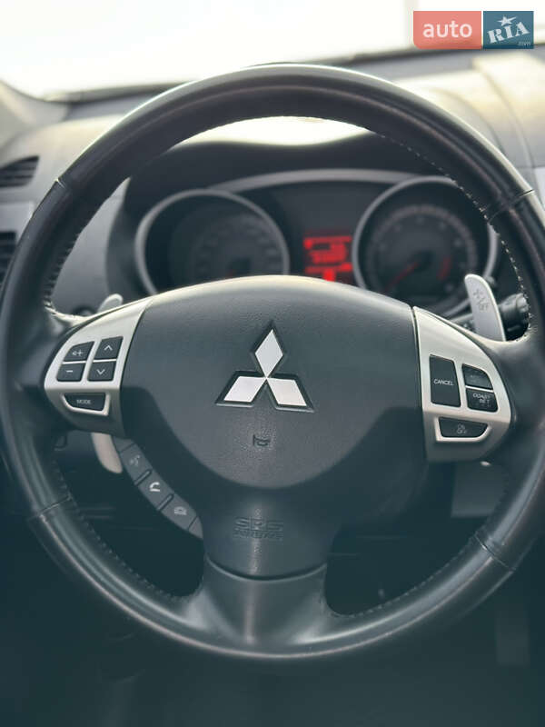 Внедорожник / Кроссовер Mitsubishi Outlander XL 2008 в Киеве