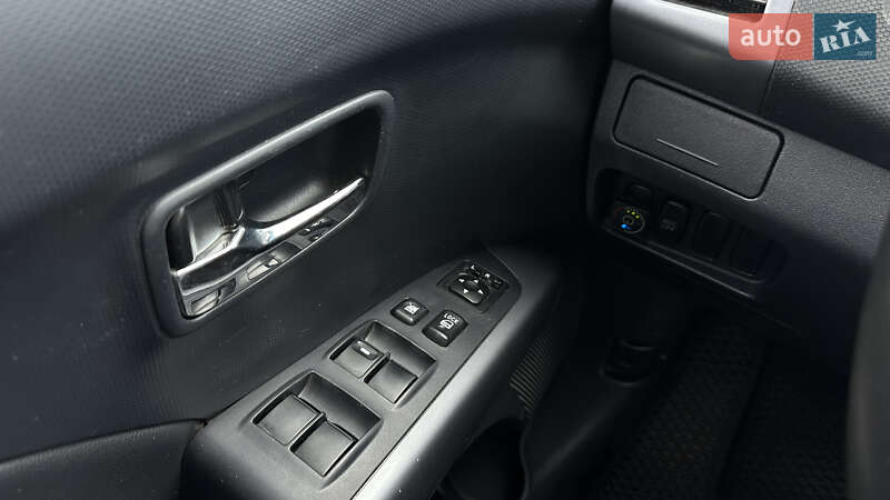 Внедорожник / Кроссовер Mitsubishi Outlander XL 2008 в Киеве