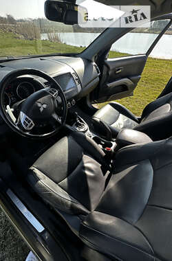 Внедорожник / Кроссовер Mitsubishi Outlander XL 2011 в 