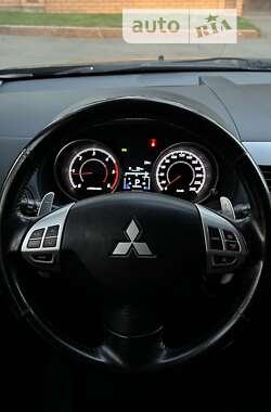 Внедорожник / Кроссовер Mitsubishi Outlander XL 2011 в Чернигове