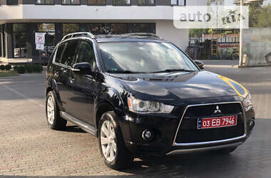 Позашляховик / Кросовер Mitsubishi Outlander XL 2011 в Луцьку