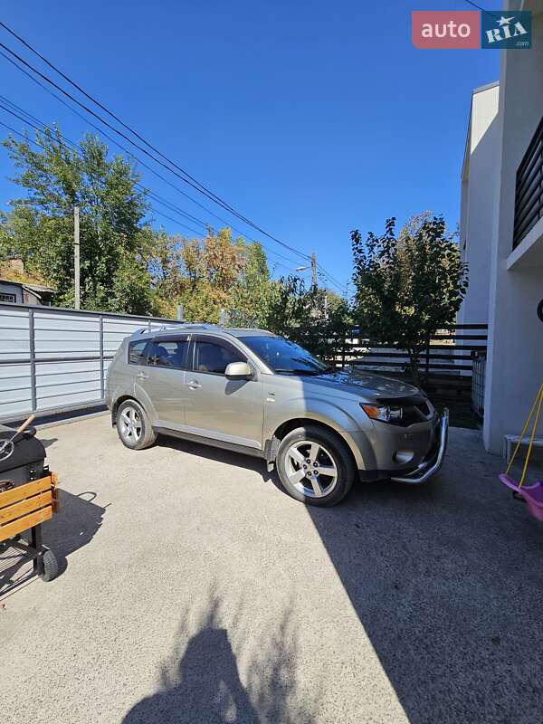 Mitsubishi Outlander XL 2008