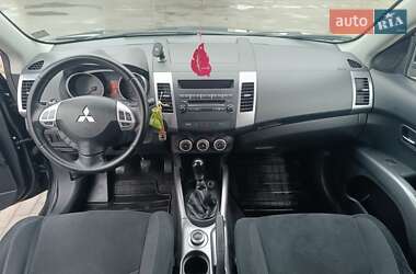 Позашляховик / Кросовер Mitsubishi Outlander XL 2009 в Луцьку