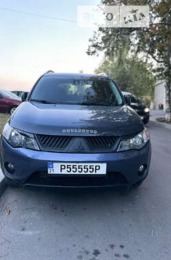 Позашляховик / Кросовер Mitsubishi Outlander XL 2009 в Новій Водолагі