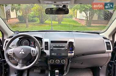 Внедорожник / Кроссовер Mitsubishi Outlander XL 2010 в 