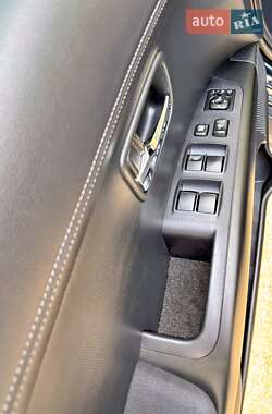 Внедорожник / Кроссовер Mitsubishi Outlander XL 2010 в 