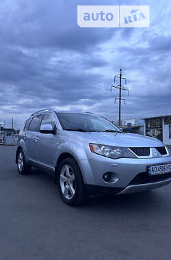 Внедорожник / Кроссовер Mitsubishi Outlander XL 2007 в Ужгороде