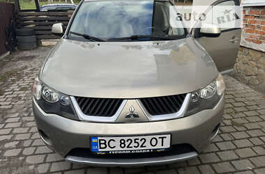 Позашляховик / Кросовер Mitsubishi Outlander XL 2007 в Львові