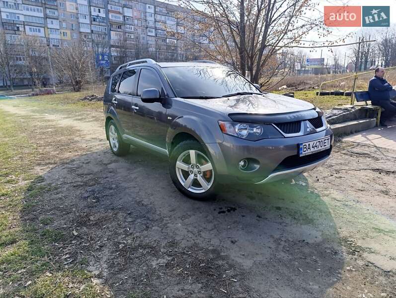 Позашляховик / Кросовер Mitsubishi Outlander XL 2008 в Кропивницькому