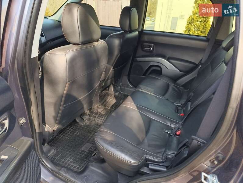 Позашляховик / Кросовер Mitsubishi Outlander XL 2008 в Кропивницькому