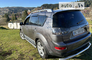 Позашляховик / Кросовер Mitsubishi Outlander XL 2009 в Східниці