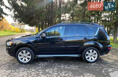 Позашляховик / Кросовер Mitsubishi Outlander XL 2011 в Рівному