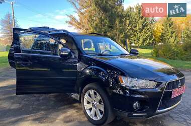 Позашляховик / Кросовер Mitsubishi Outlander XL 2011 в Рівному